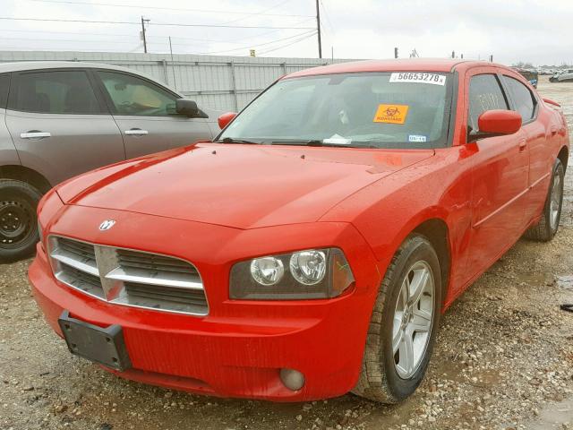 2B3CA3CVXAH177933 - 2010 DODGE CHARGER SX RED photo 2