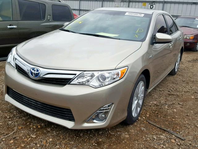 4T1BD1FK1EU133048 - 2014 TOYOTA CAMRY HYBR GOLD photo 2