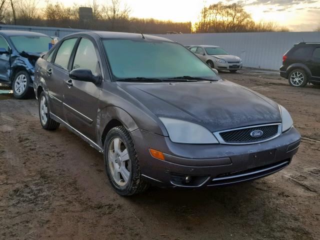 1FAFP34N45W268587 - 2005 FORD FOCUS ZX4 BROWN photo 1