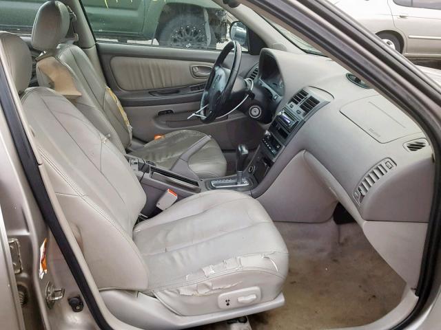 JN1CA31A41T113648 - 2001 NISSAN MAXIMA GXE SILVER photo 5