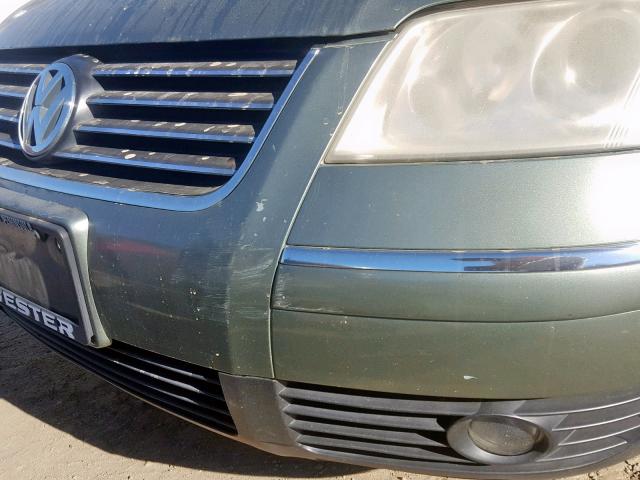 WVWRH63B42P174941 - 2002 VOLKSWAGEN PASSAT GLX GREEN photo 9