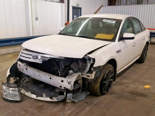 1FAHP27W99G112438 - 2009 FORD TAURUS SEL WHITE photo 2