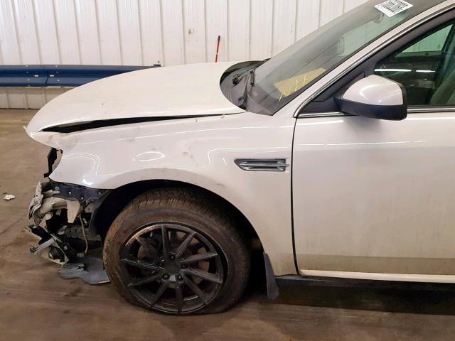 1FAHP27W99G112438 - 2009 FORD TAURUS SEL WHITE photo 9