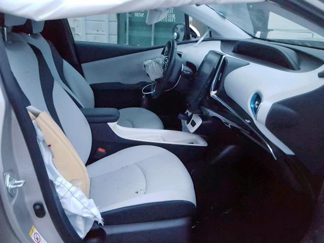 JTDKARFP0H3030107 - 2017 TOYOTA PRIUS PRIM ვერცხლისფერი ფოტო 5