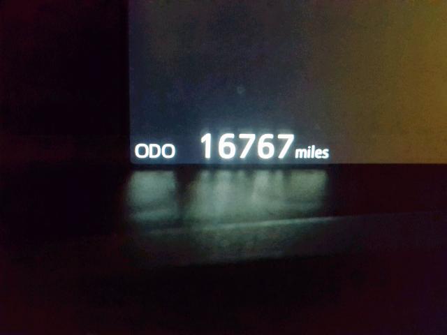 JTDKARFP0H3030107 - 2017 TOYOTA PRIUS PRIM ვერცხლისფერი ფოტო 8