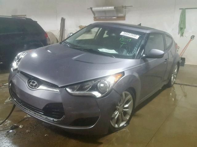 KMHTC6AD7CU046944 - 2012 HYUNDAI VELOSTER B GRAY photo 2