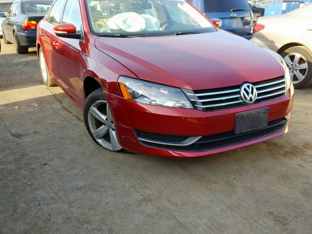 1VWBT7A32FC014813 - 2015 VOLKSWAGEN PASSAT SE RED photo 1