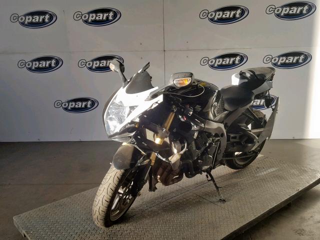 JS1GR7MA5B2104713 - 2011 SUZUKI GSX750 BLACK photo 2