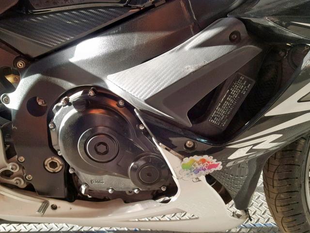 JS1GR7MA5B2104713 - 2011 SUZUKI GSX750 BLACK photo 7