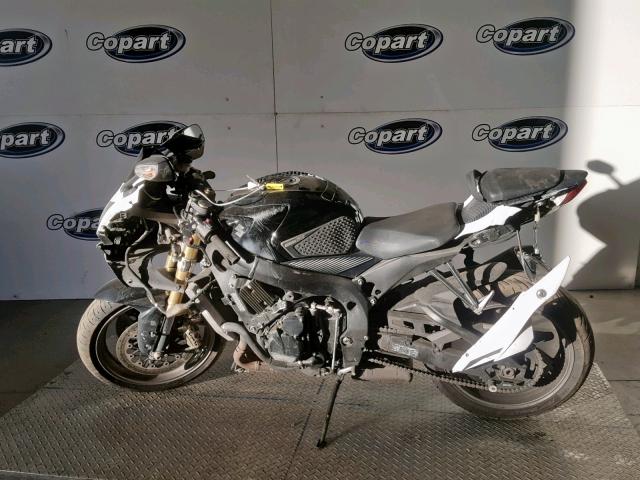 JS1GR7MA5B2104713 - 2011 SUZUKI GSX750 BLACK photo 9