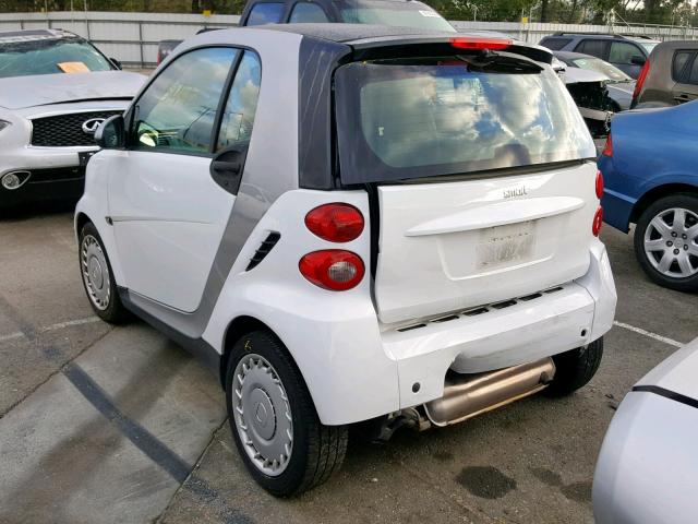 WMEEJ31X29K312145 - 2009 SMART FORTWO PUR TWO TONE photo 3