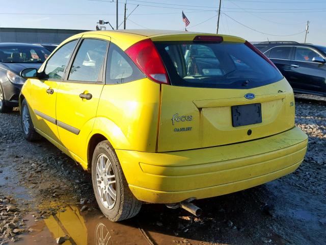 3FAFP37333R192760 - 2003 FORD FOCUS ZX5 YELLOW photo 3