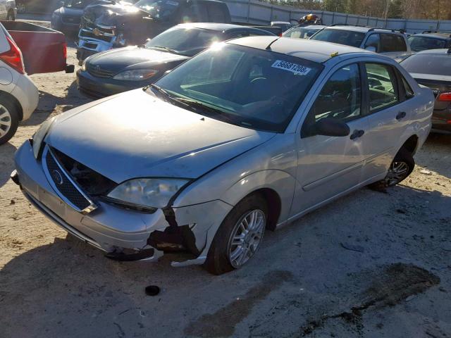 1FAFP34N85W113752 - 2005 FORD FOCUS ZX4 SILVER photo 2