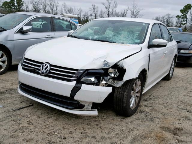 1VWAH7A31DC143376 - 2013 VOLKSWAGEN PASSAT S WHITE photo 2