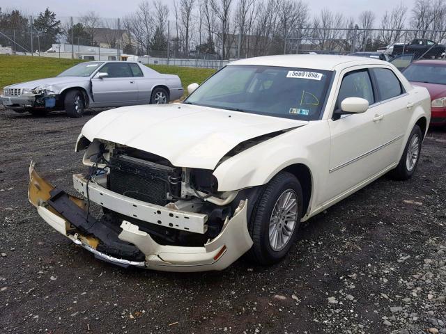 2C3KA53G38H207991 - 2008 CHRYSLER 300 TOURIN CREAM photo 2