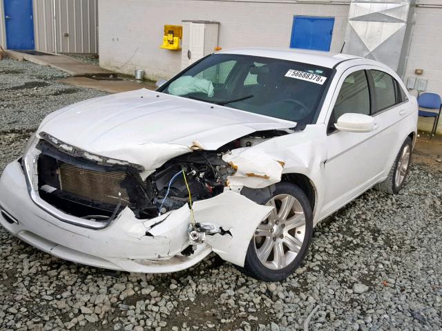 1C3CCBAB6DN698675 - 2013 CHRYSLER 200 LX WHITE photo 2