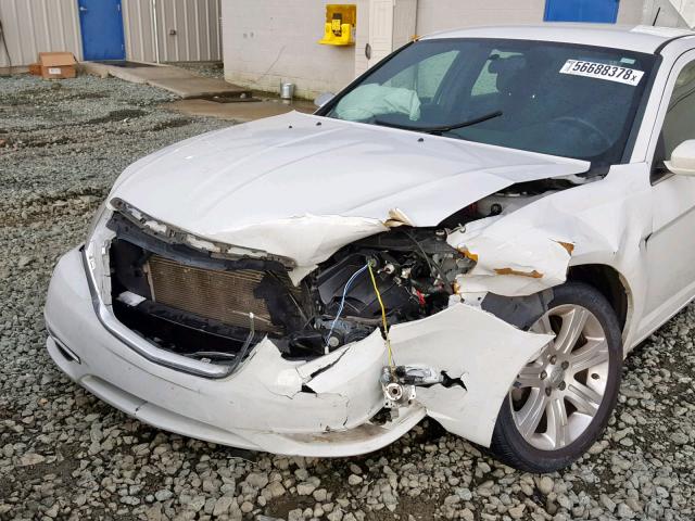 1C3CCBAB6DN698675 - 2013 CHRYSLER 200 LX WHITE photo 9