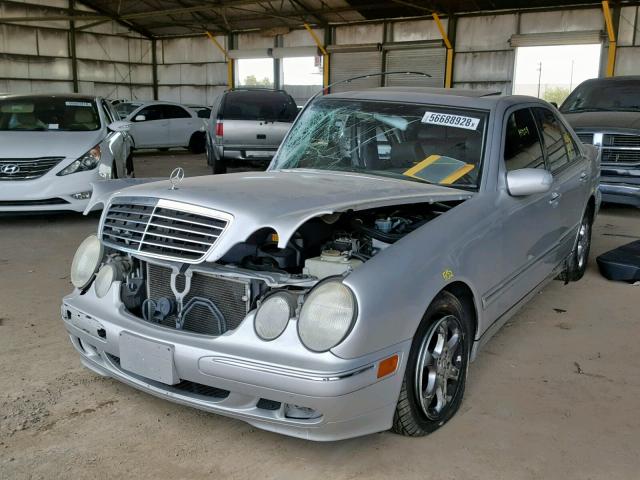 WDBJF65J52B490707 - 2002 MERCEDES-BENZ E 320 SILVER photo 2