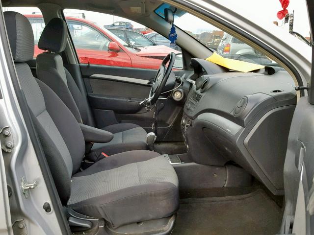 KL1TD6DE4AB131343 - 2010 CHEVROLET AVEO LS SILVER photo 5