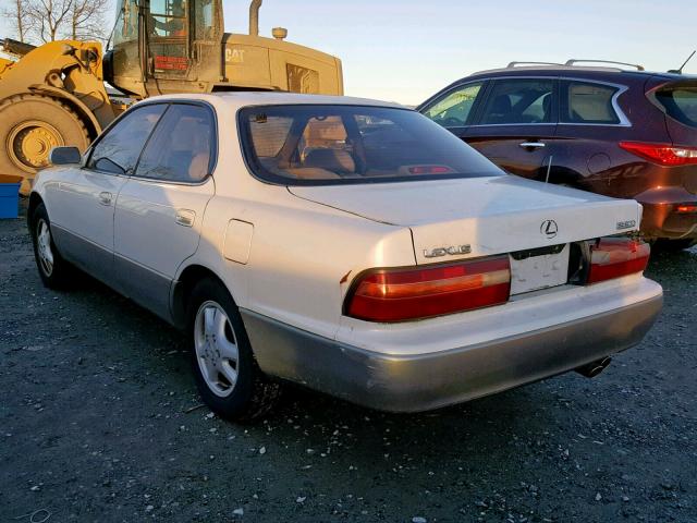 JT8BF12G6T0144372 - 1996 LEXUS ES 300 WHITE photo 3