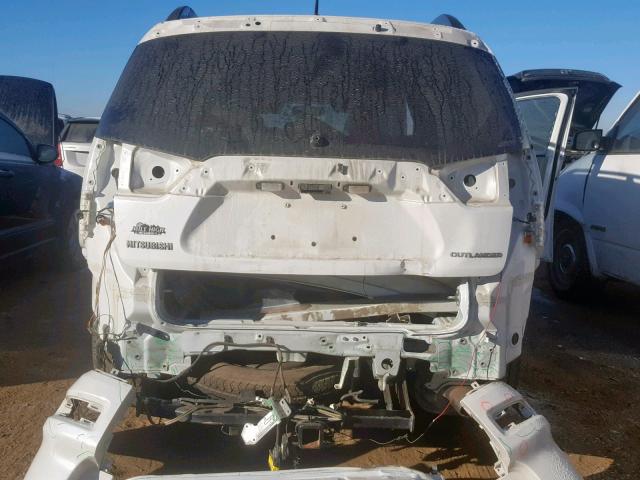 JA4AT3AW4AZ013700 - 2010 MITSUBISHI OUTLANDER WHITE photo 9