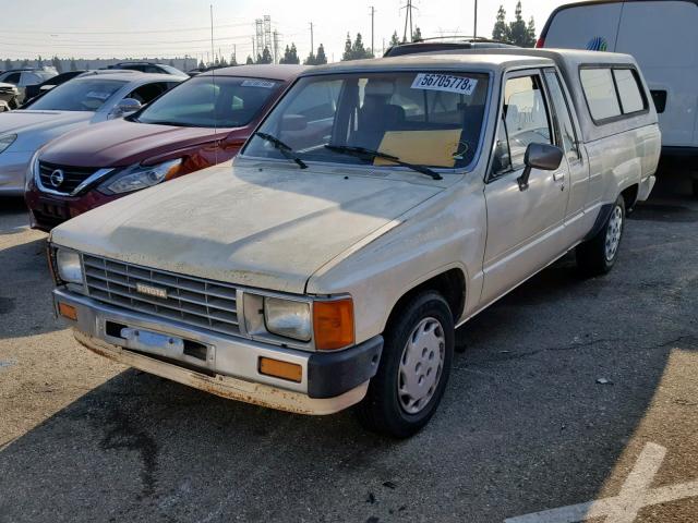 JT4RN56D1F5048456 - 1985 TOYOTA PICKUP XTR CREAM photo 2