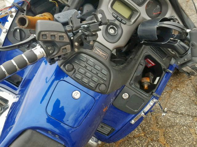 1HFSC474X1A001335 - 2001 HONDA GL1800 A BLUE photo 5