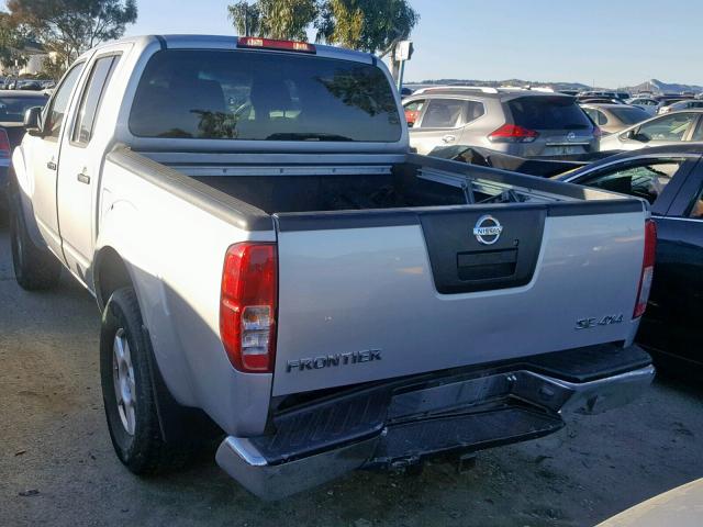 1N6AD07W07C448084 - 2007 NISSAN FRONTIER C SILVER photo 3