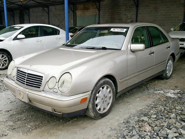 WDBJF65F9WA673325 - 1998 MERCEDES-BENZ E 320 GOLD photo 2