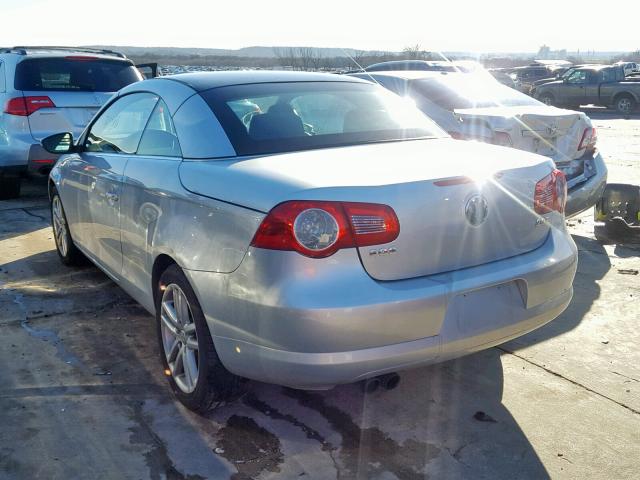 WVWFA7AH1AV010948 - 2010 VOLKSWAGEN EOS LUX 银色 照片 3