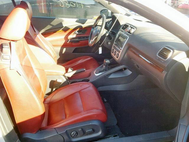 WVWFA7AH1AV010948 - 2010 VOLKSWAGEN EOS LUX 银色 照片 5