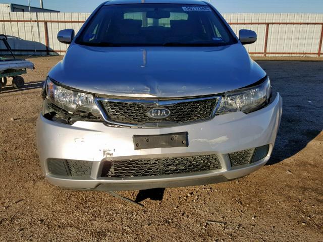 KNAFU4A28C5596243 - 2012 KIA FORTE EX SILVER photo 9