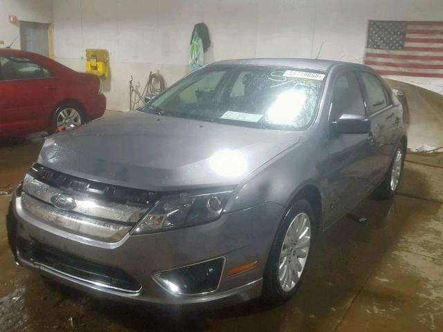 3FADP0L30AR179263 - 2010 FORD FUSION HYB GRAY photo 2