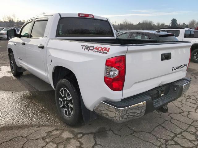 5TFDY5F18HX670311 - 2017 TOYOTA TUNDRA CRE WHITE photo 3