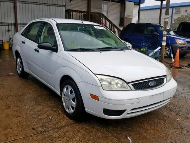 1FAFP34N35W282318 - 2005 FORD FOCUS ZX4 WHITE photo 1