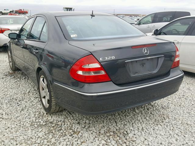 WDBUF65JX4A509001 - 2004 MERCEDES-BENZ E 320 GRAY photo 3