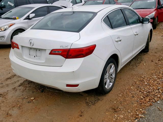 19VDE1F36DE022570 - 2013 ACURA ILX 20 WHITE photo 4