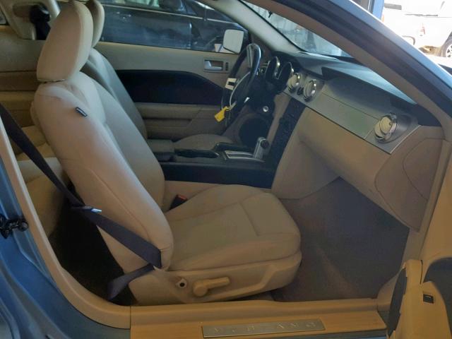 1ZVHT80N265266231 - 2006 FORD MUSTANG BLUE photo 5