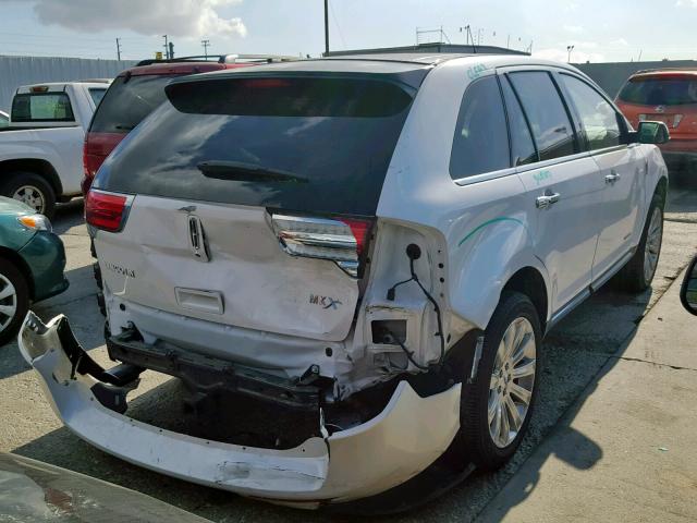 2LMDJ6JKXCBL15084 - 2012 LINCOLN MKX WHITE photo 4