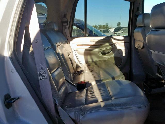 5LMEU27A1YLJ25578 - 2000 LINCOLN NAVIGATOR 银色 照片 6