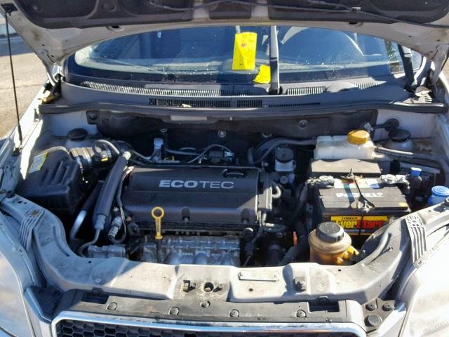 KL1TD66EX9B302900 - 2009 CHEVROLET AVEO LS SILVER photo 7