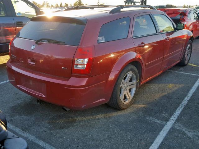 2D4FV47V76H371152 - 2006 DODGE MAGNUM SXT RED photo 4