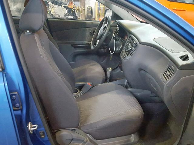 KNADH4B30A6596019 - 2010 KIA RIO LX BLUE photo 5