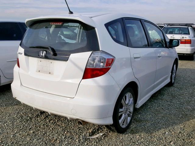 JHMGE8H45AC034164 - 2010 HONDA FIT SPORT WHITE photo 4