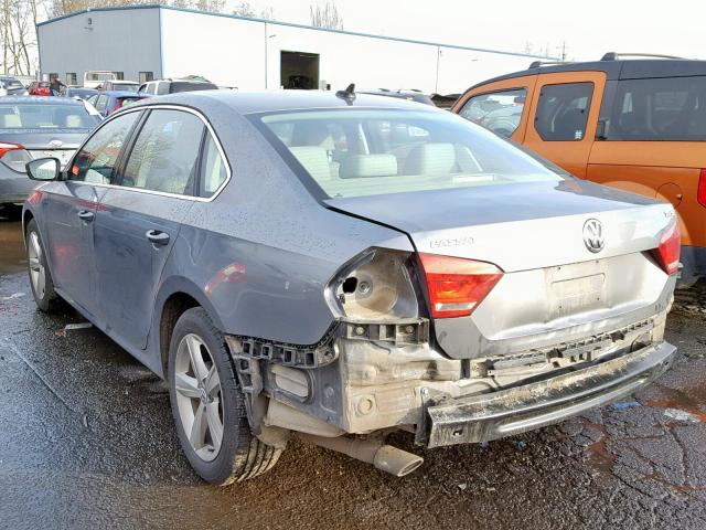 1VWBN7A33DC117083 - 2013 VOLKSWAGEN PASSAT SE GRAY photo 3