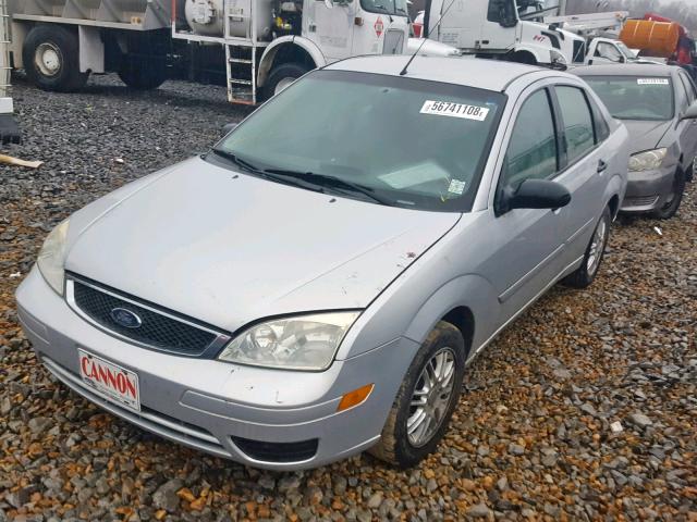 1FAFP34NX7W117546 - 2007 FORD FOCUS ZX4 GRAY photo 2