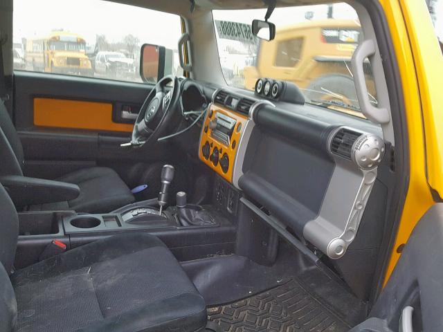 JTEBU11F78K008307 - 2008 TOYOTA FJ CRUISER YELLOW photo 5