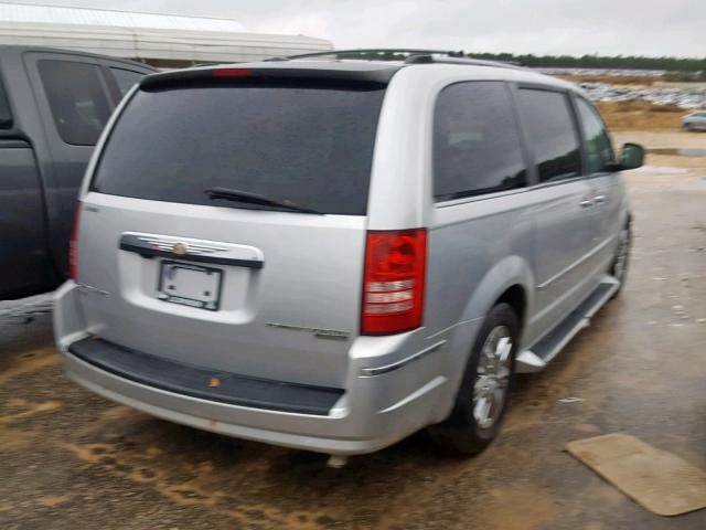 2A4RR6DX8AR186136 - 2010 CHRYSLER TOWN & COU SILVER photo 4