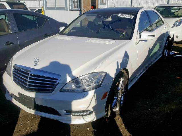 WDDNG7BB5BA374082 - 2011 MERCEDES-BENZ S 550 WHITE photo 2