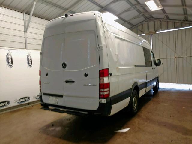 WD3PE8DC7F5983400 - 2015 MERCEDES-BENZ SPRINTER 2 WHITE photo 4